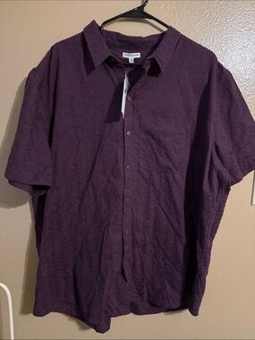 EARTHBOUND Men's Short-Sleeve Button-Down Shirt - Deep Plum